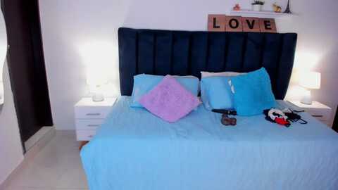 lore_dool @ myfreecams on 20240408