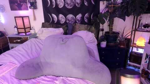lunarlexxx @ myfreecams on 20240408