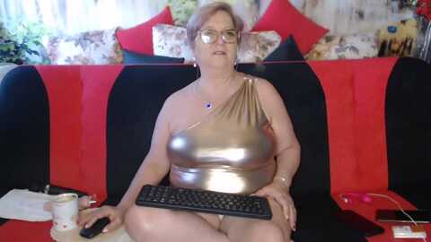 queenpammy @ myfreecams on 20240408