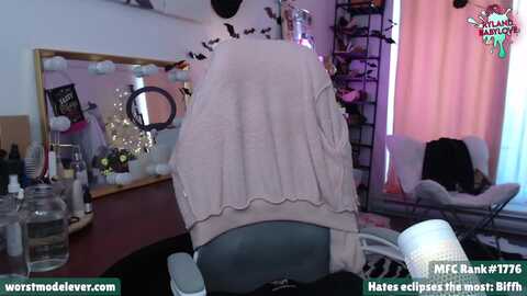 rylandbaby @ myfreecams on 20240408