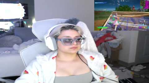 starbiesqt314 @ myfreecams on 20240408