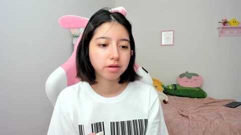 cherrycute666 @ myfreecams on 20240409