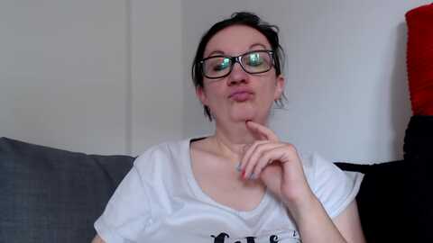 missscutiepie @ myfreecams on 20240409
