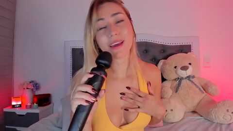 sweetmar23 @ myfreecams on 20240409