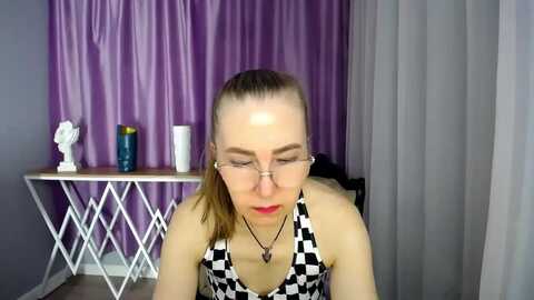 greybunny @ myfreecams on 20240410