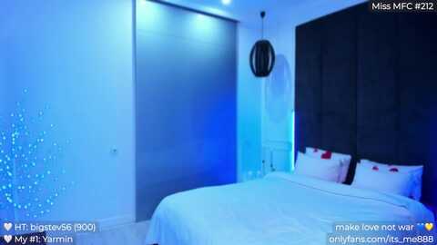 panamera_888 @ myfreecams on 20240410