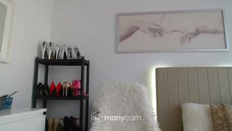 hrystina_ @ myfreecams on 20240411
