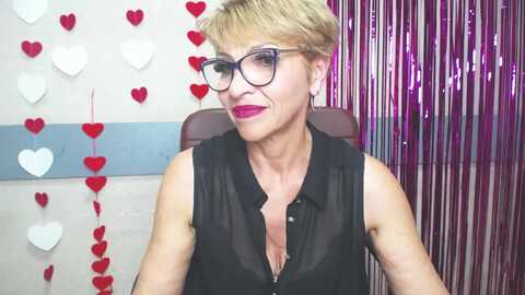 hollyincresh @ myfreecams on 20240412