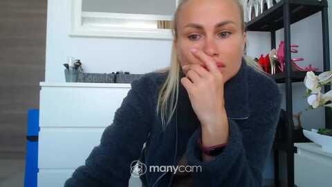 hrystina_ @ myfreecams on 20240412