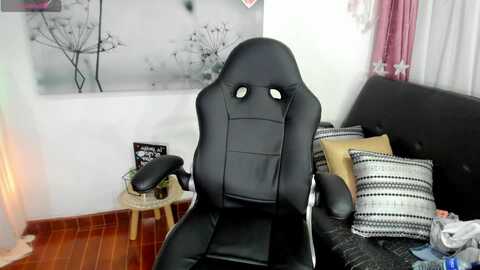 veromars @ myfreecams on 20240412
