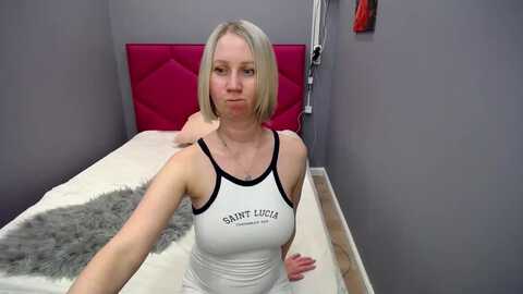 koralchi @ myfreecams on 20240413