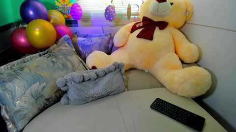 mhariangell @ myfreecams on 20240414