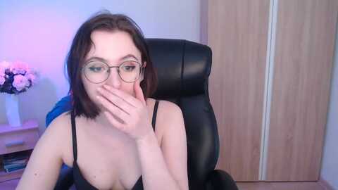 mini_diva @ myfreecams on 20240414