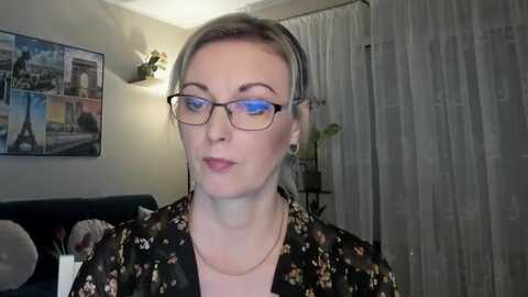 starvanessa1 @ myfreecams on 20240414