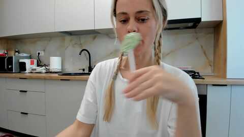 debbypaige @ myfreecams on 20240415