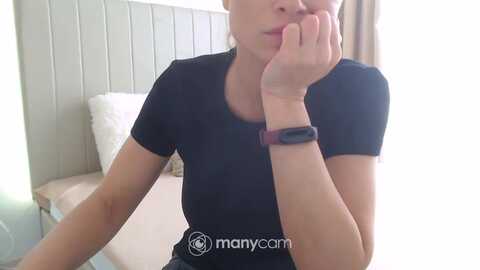 hrystina_ @ myfreecams on 20240415
