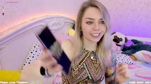 lillimoore_ @ myfreecams on 20240415