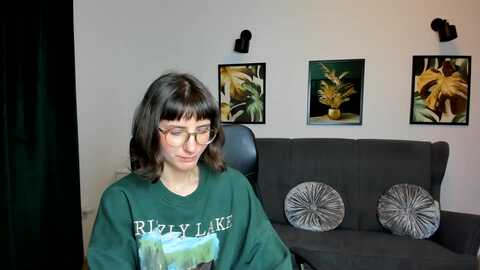 lunameowww @ myfreecams on 20240415