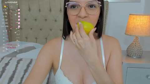 sweet_ari @ myfreecams on 20240417