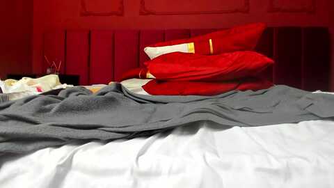 bo0ty_queen_ @ myfreecams on 20240418