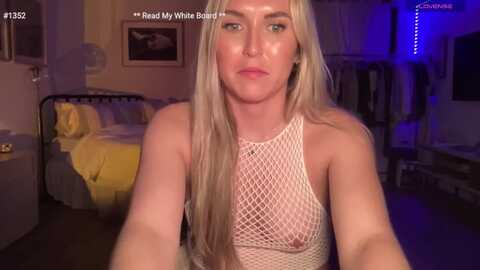 cutiepiekayla @ myfreecams on 20240418