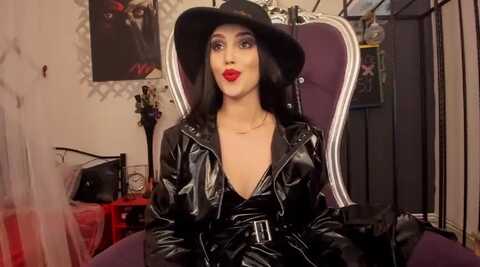 leanoire @ myfreecams on 20240418