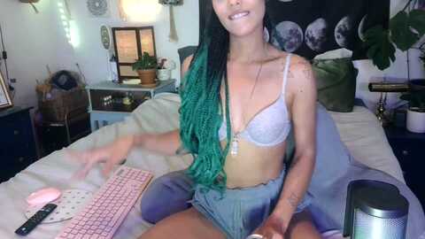 lunarlexxx @ myfreecams on 20240418