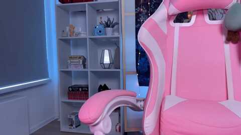 milly_saint @ myfreecams on 20240418