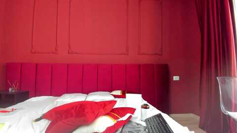 bo0ty_queen_ @ myfreecams on 20240419