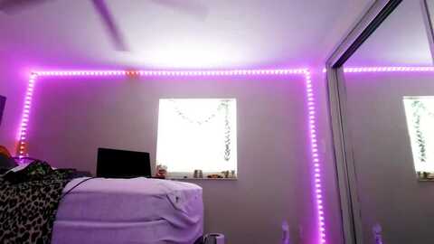 elymarie @ myfreecams on 20240419
