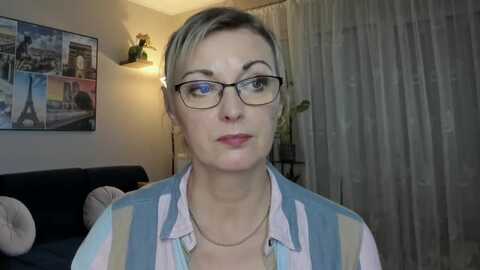 starvanessa1 @ myfreecams on 20240419