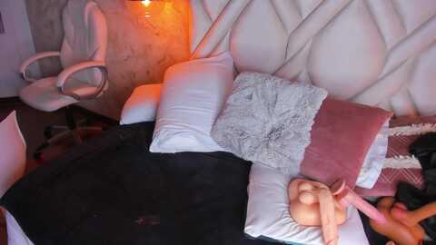 kylle2050 @ myfreecams on 20240420