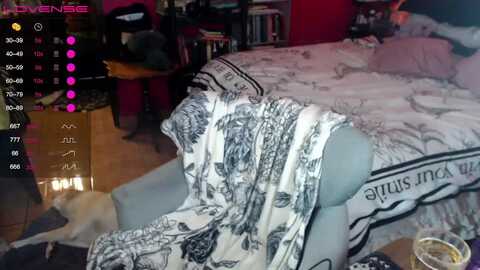 axehallow @ myfreecams on 20240421