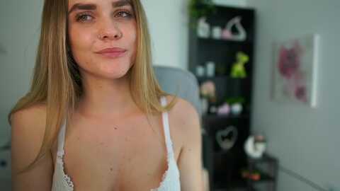 skyla_novea_ @ myfreecams on 20240421