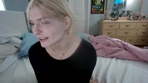 duckchan0 @ myfreecams on 20240422