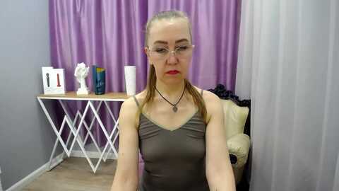 greybunny @ myfreecams on 20240422