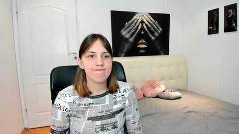 huntergirll @ myfreecams on 20240422