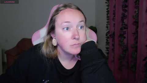 kissica @ myfreecams on 20240422