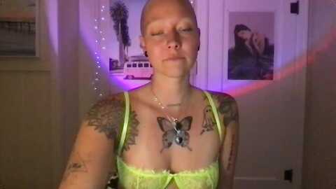 lilpeachy @ myfreecams on 20240422