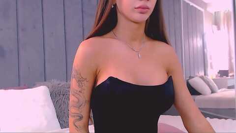 selenalo @ myfreecams on 20240422