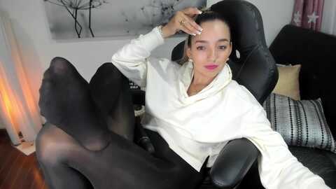 veromars @ myfreecams on 20240422