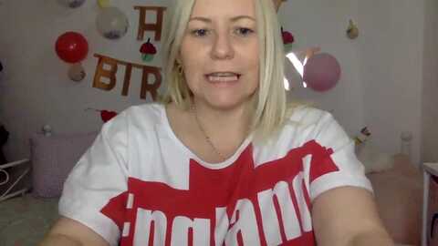 bday_khloe @ myfreecams on 20240423