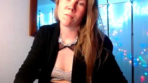 callmemaria @ myfreecams on 20240423