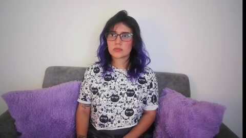 emily_2016 @ myfreecams on 20240423