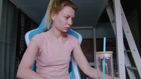 karoline121 @ myfreecams on 20240423