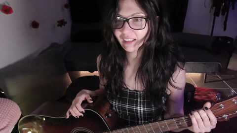roomtoavoid @ myfreecams on 20240423