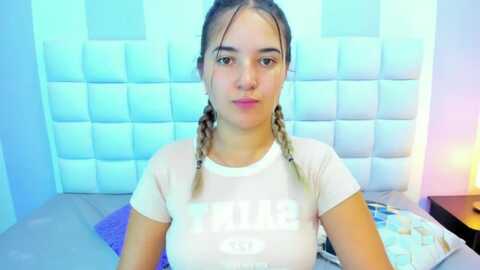 teresasroom @ myfreecams on 20240423