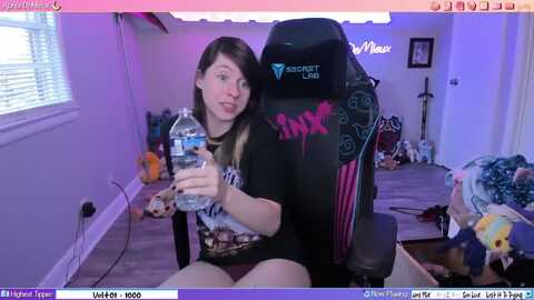 aphiademieux @ myfreecams on 20240424