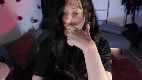 roomtoavoid @ myfreecams on 20240424