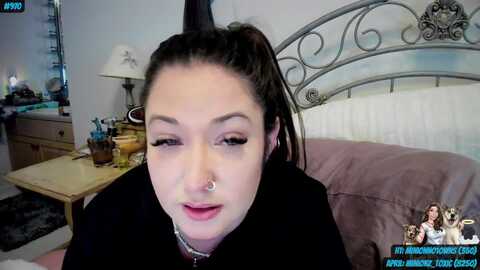 toxic_haze @ myfreecams on 20240424